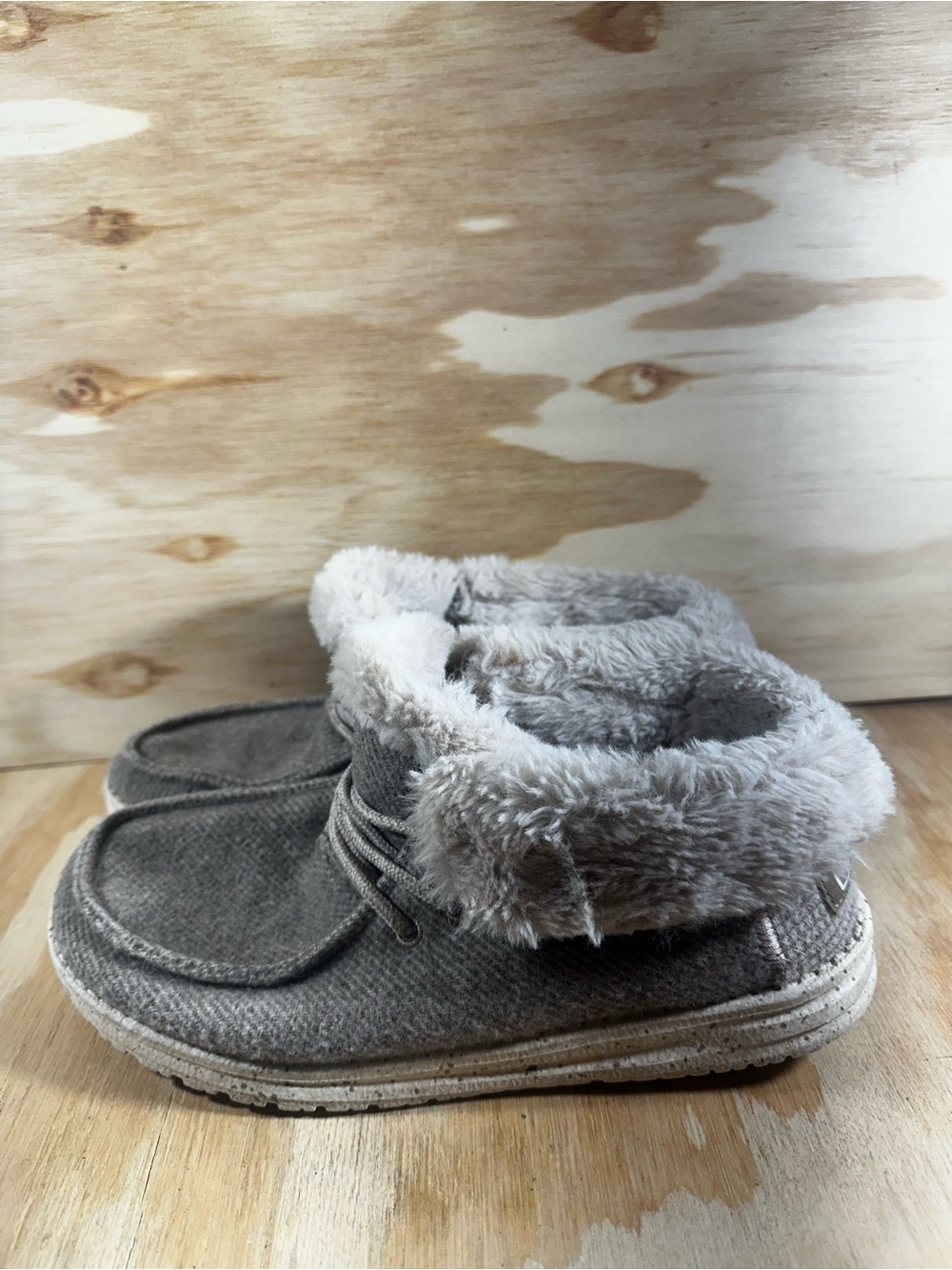 Hey Dude Britt Faux-Fur Collar Sneakers Women’s Size 8